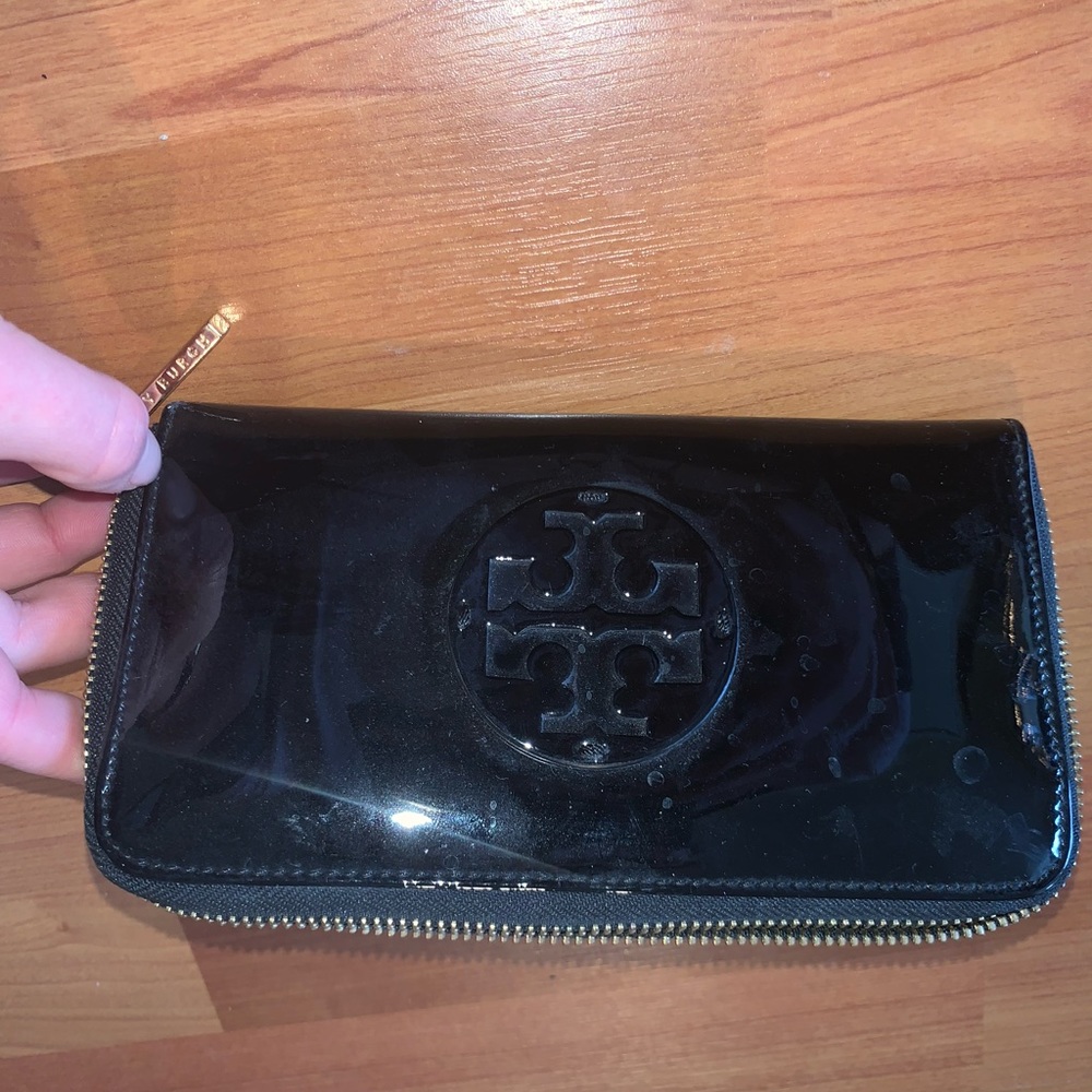 Vintage Patent Leather Tory Burch Zippered Wallet